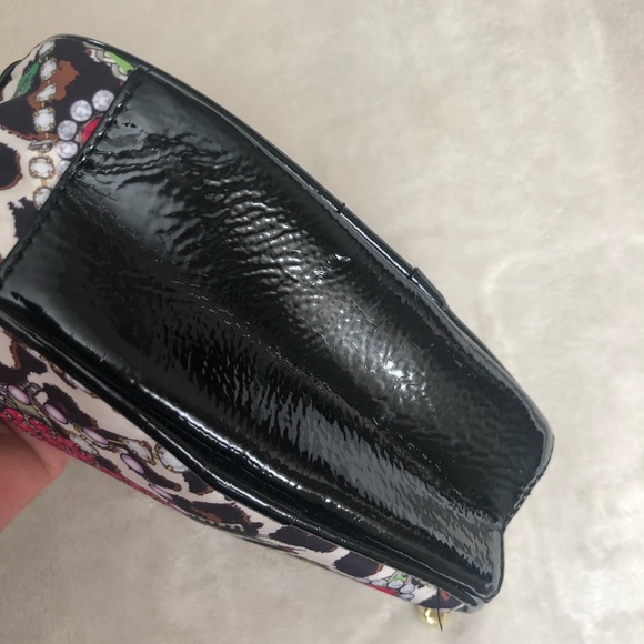 Betsey Johnson Make-up Pouch - Picture 9 of 9